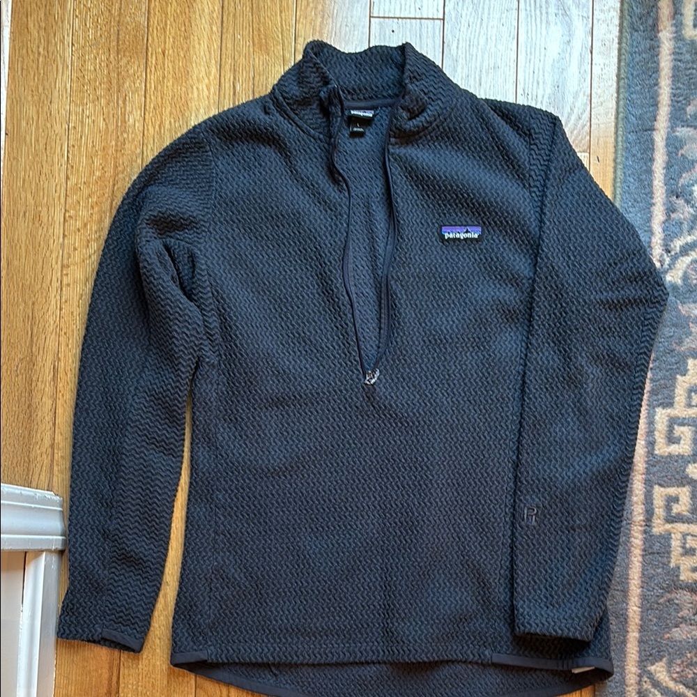 Patagonia Grey women’s size Large Quarter-Zip Fleece Pullover